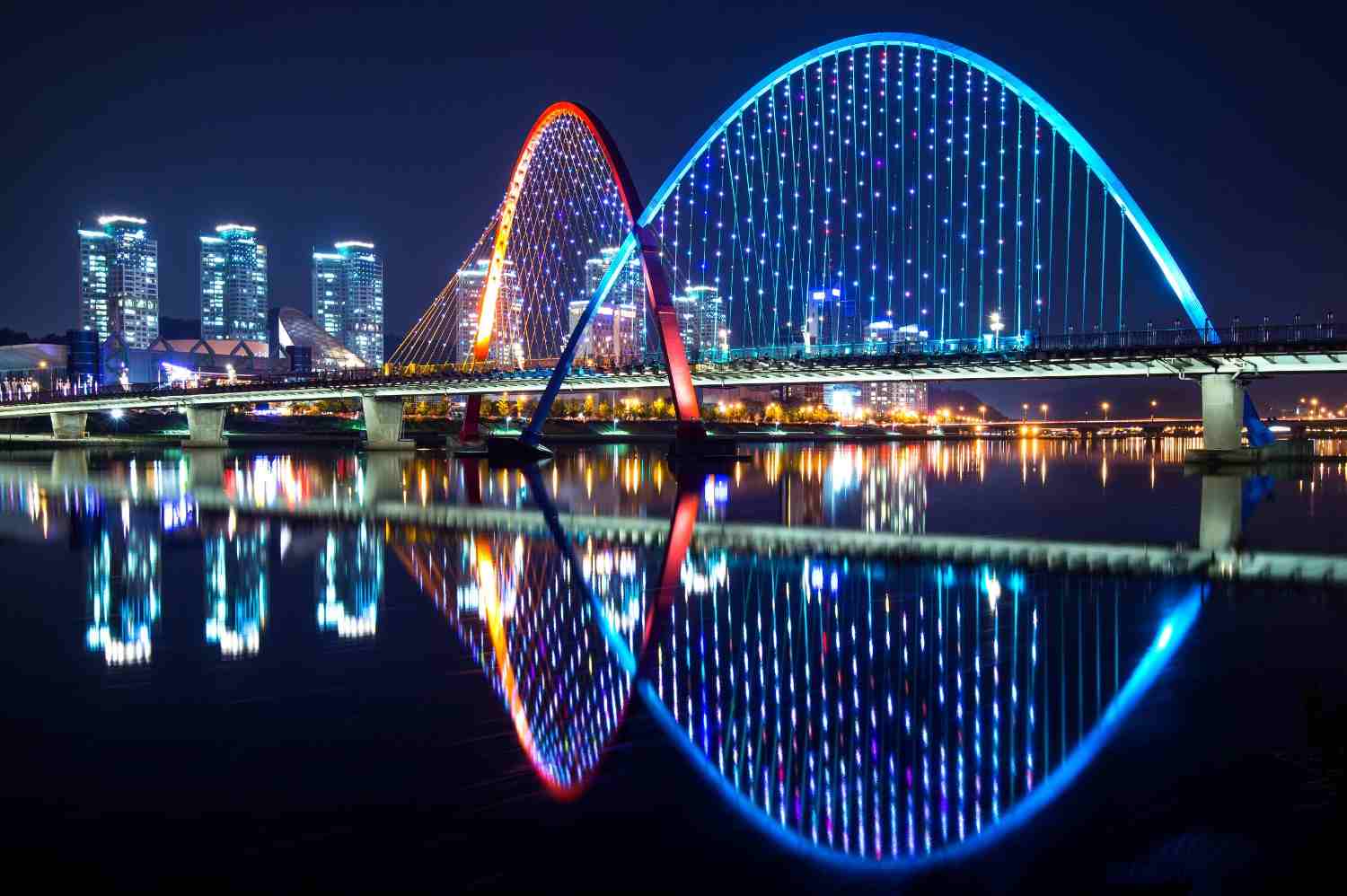 Explore Baku: The Beautiful Capital of Azerbaijan