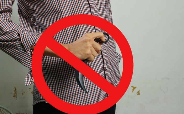 Sharp items are not allowed in aircraft