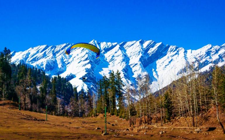 Paragliding in Manali