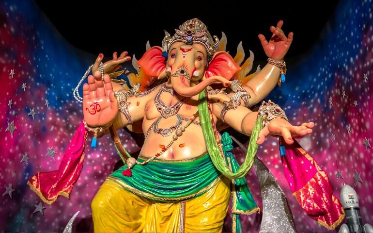 Statue of Ganpati inside the Pandal