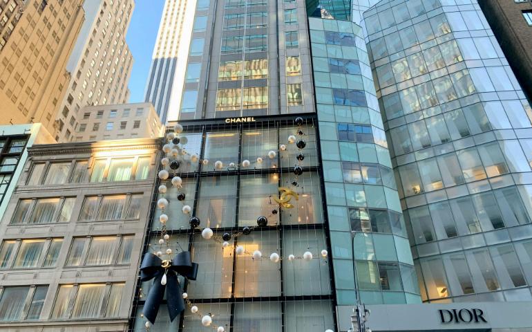 NYC Designer Storefronts During the Holiday Season