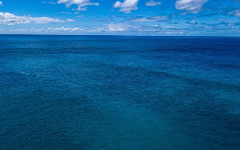 Endless deep blue Pacific Ocean
