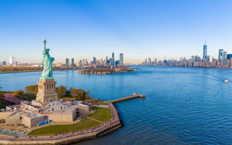 Aerial photo tour of the Statue of Liberty