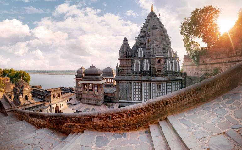 Maheshwar Temple & Fort