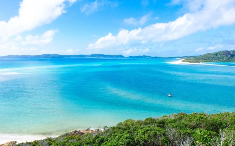 Sailing at Whitehaven Beach, Whitsunday Islands, Queensland, Australia