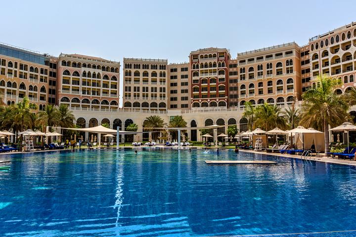 Swimming pool in 5 stars Hotel Ritz-Carlton Abu Dhabi, Grand Canal