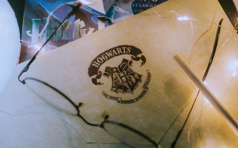 The Famous Hogwarts' Card