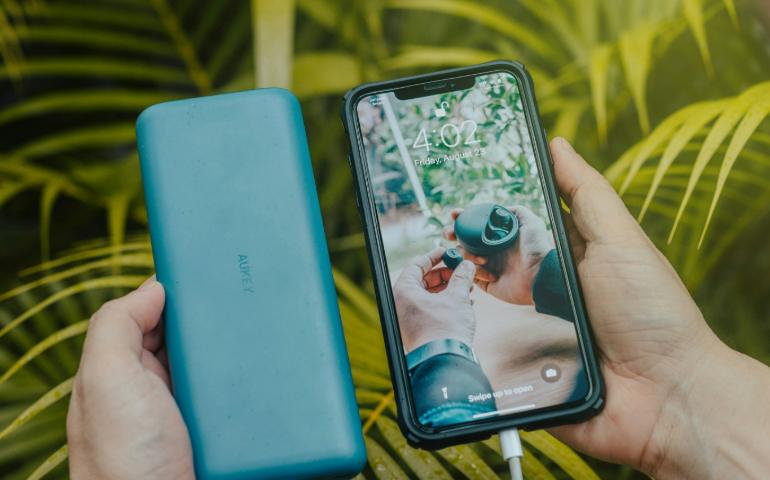 Smartphone and Powerbank