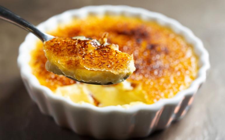 Crème brûleé, French dessert