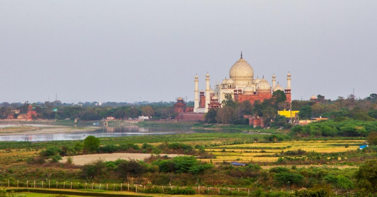 The Taj Mahal ivory-white marble mausoleum on the south bank of the Yamuna river in the city of Agra, Uttar Pradesh, India