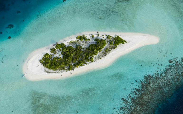 Sandbank in Faafu, Maldives 