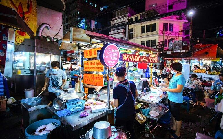 The famed Nay Lek Uan street food stall in Bangkok's Chinatown
