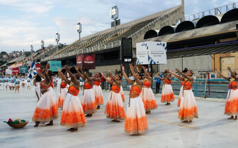 Vibrant Samba Parade at Sambadrome, Rio de Janeiro
