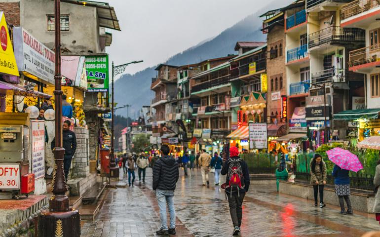 Mall Road in Manali