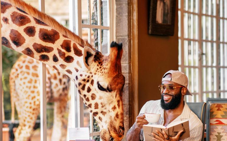 Breakfast with Giraffe
