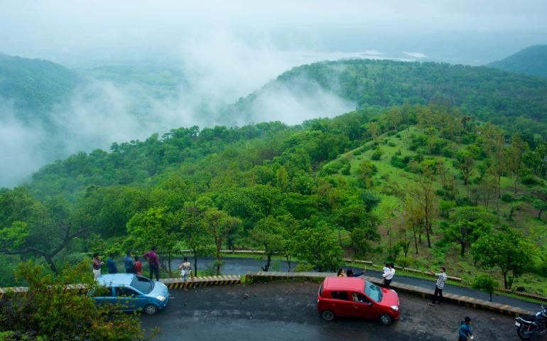 Tourist Vehicles at  Bhimkund view Point, Chikhaldara