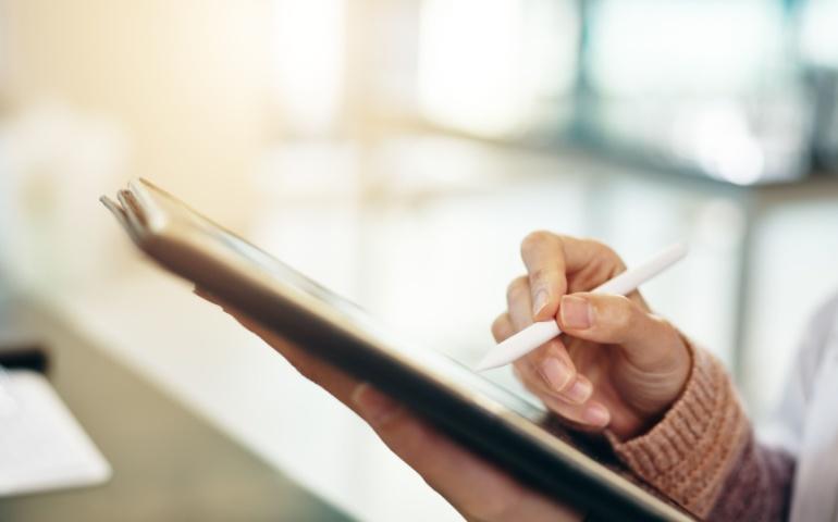 Traveller registering details on Japan Web for a smooth trip to Japan