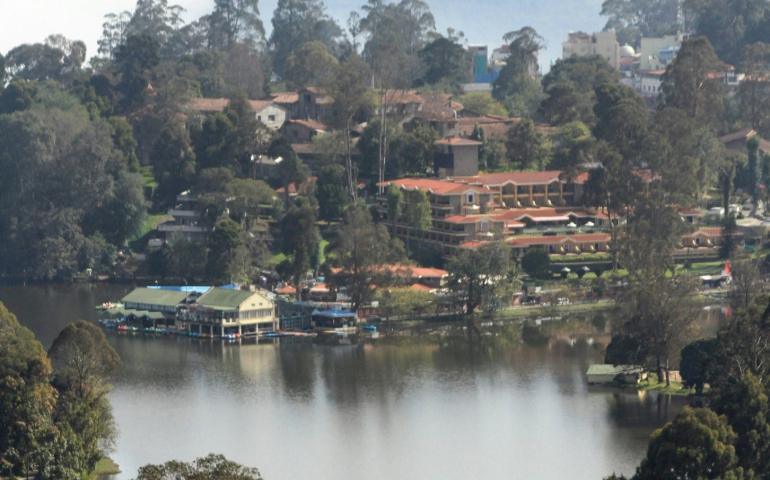View of Kodaikanal lake from Hill top.
Image Credit: Manish Tulaskar/Unsplash
