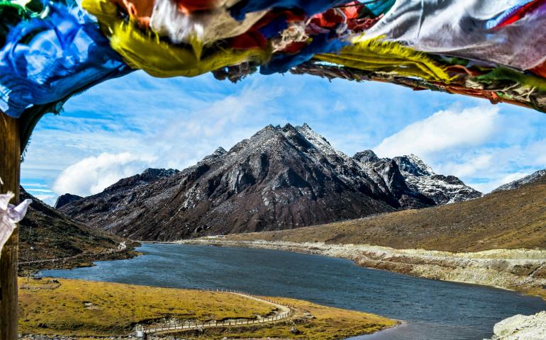 The chilly winds of Sela Pass
