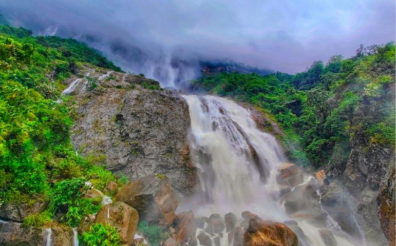 Kynrem Falls, Cherrapunji
