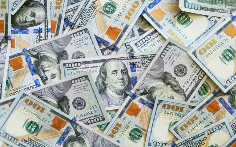 100 US dollar notes