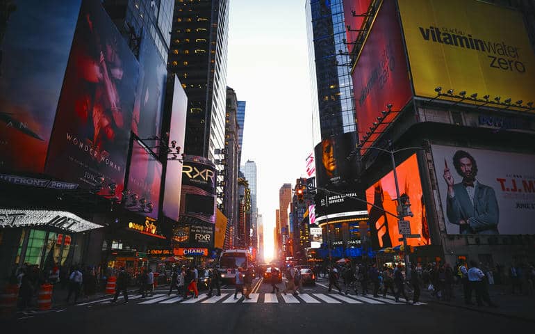 Manhattanhenge on Times Square
