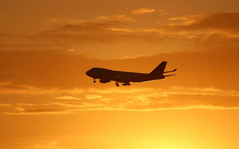 Unmistakable silhouette of the airplane