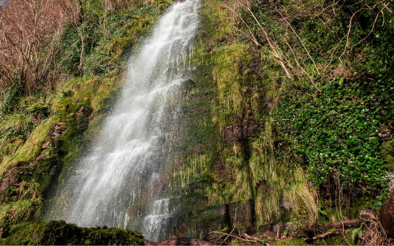 Spectacular Devil's chimney waterfall in county Sligo