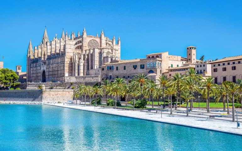 Catedral de Santa María de Palma de Mallorca...
