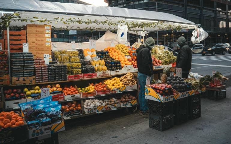 Fresh fruits and vegetables market
