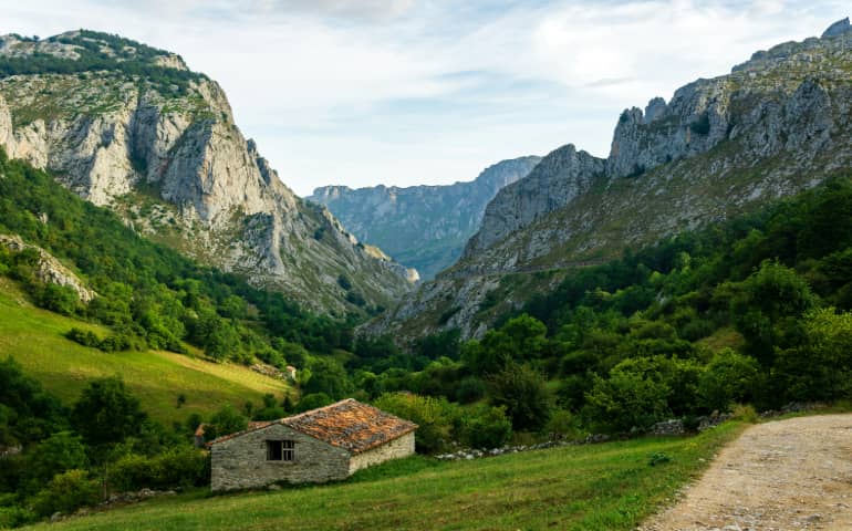 The mesmerizing views of the mountains in Picos de Europa