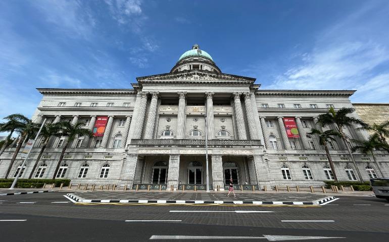 Front view of the iconic National Gallery Singapore, showcasing neoclassical architecture.