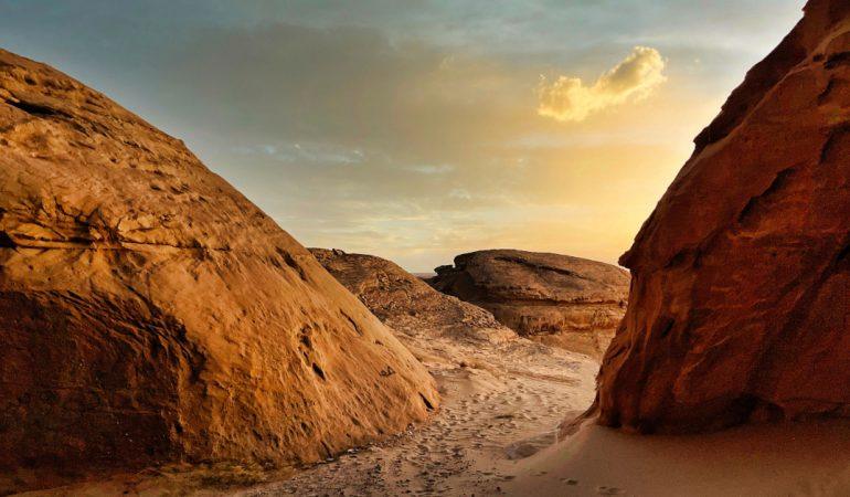 rock formations and sandy footpath at sunset in Nu'aymin, Hail Province, Saudi Arabia
Raziuddin Farooqi/Pexels