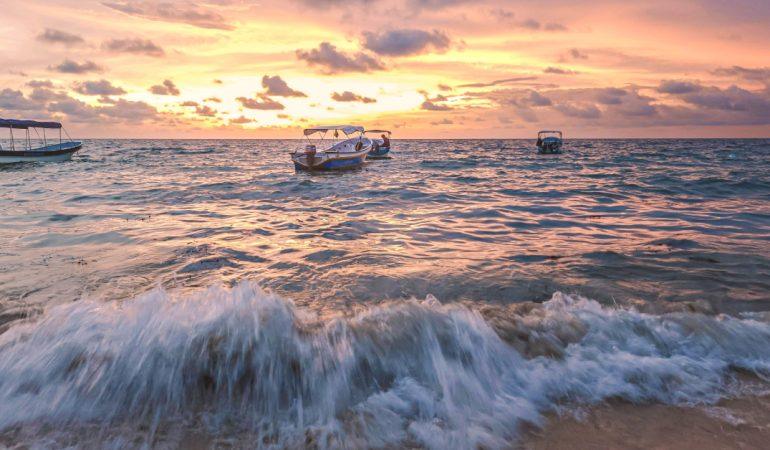 Sunset over the sea with boats, waves, and vibrant sky
Yanier Figueras/PexelsSunset over the sea with boats, waves, and vibrant sky
Yanier Figueras/Pexels
