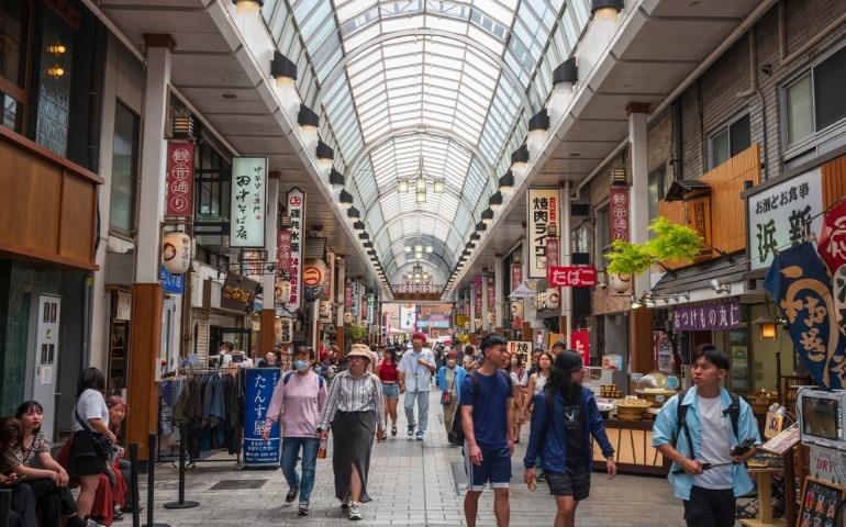 Nakamise Dori - shopping street in Osaka
