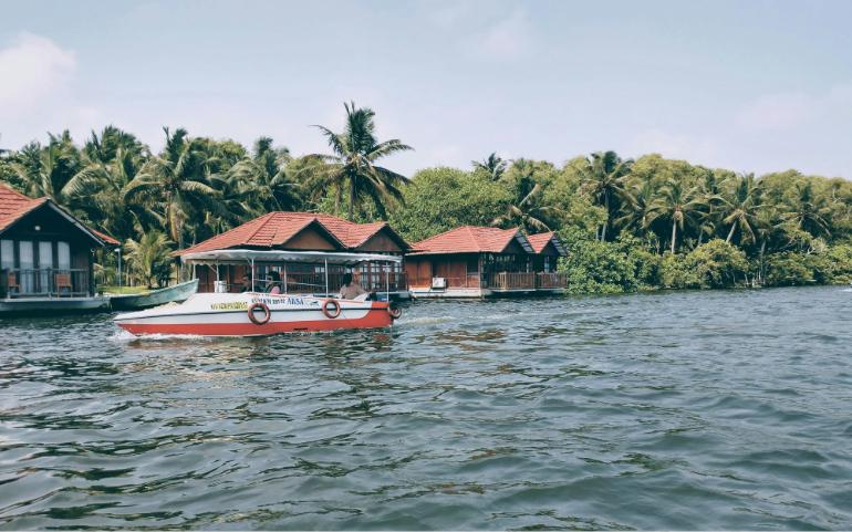Backwater stays with a view in Alleppey.
Image Credit - Abhishek Singh/Unsplash