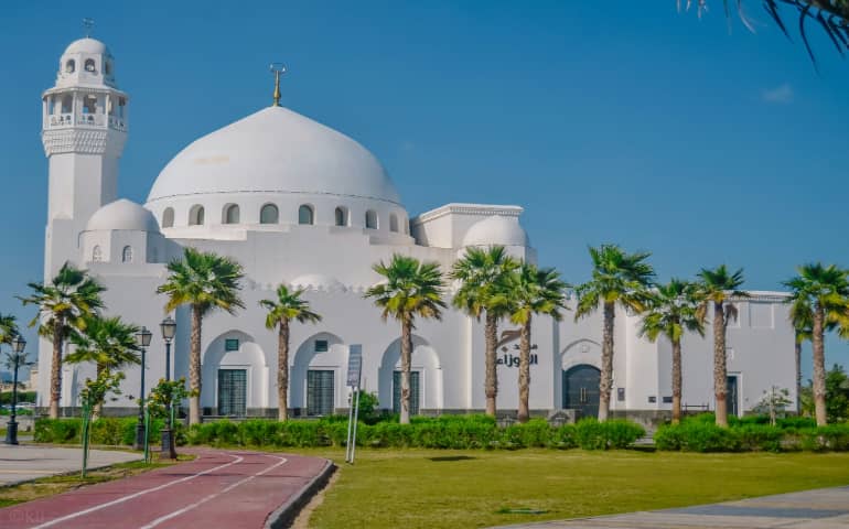 A beautiful white mosque in Dammam, Saudi Arabia
