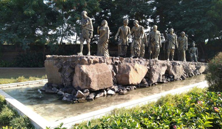 Dandi March statue
Photo by Axn photography on Unsplash