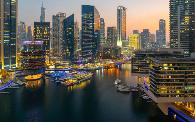 A breathtaking twilight cityscape of Dubai Marina with illuminated skyscrapers and waterways.
Image Credit:
AJ Ahamad/Pexels