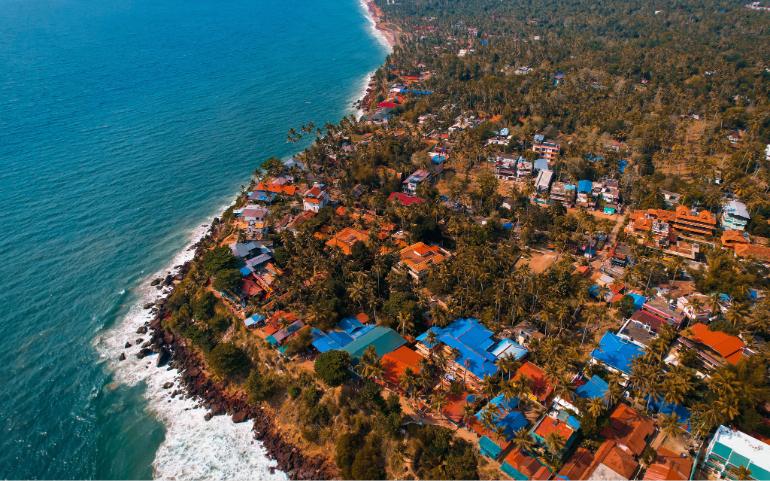Scenic aerial shot of Varkala, a vibrant coastal village in Kerala.
Image Credit - Kishan Rahul Jose/Pexels