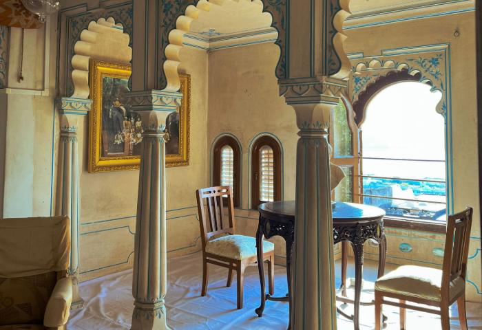 A beautifully designed room with vintage decor
Image Credit - Megha/Pexels