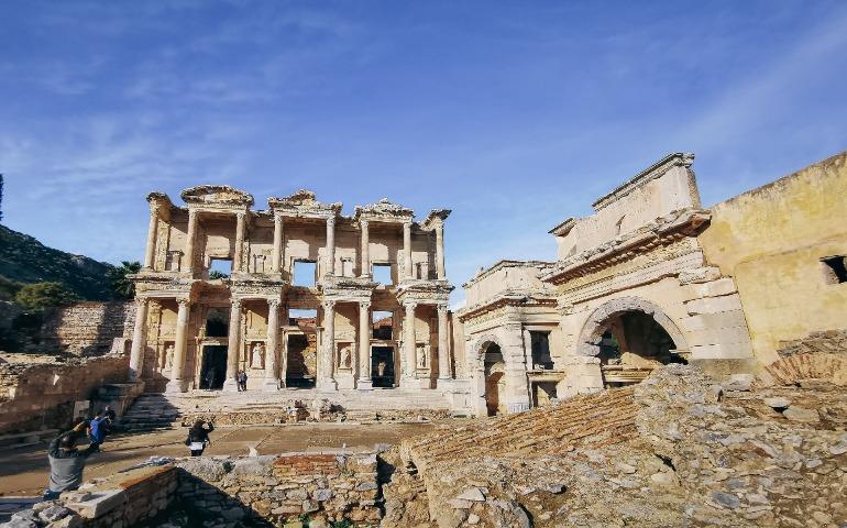 Celsus Library in Ephesus
Image Credit: Mehmet Turgut Kirkgoz/Pexels