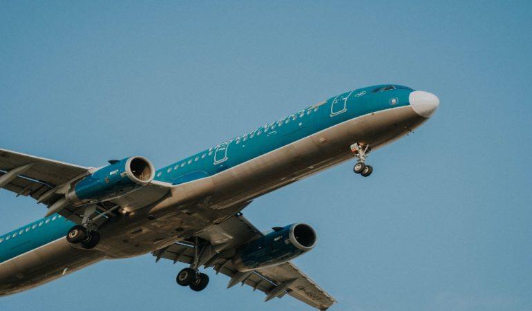 Vietnam Airlines passenger airplane in flight
Nguyễn Hoàng Văn/Pexels