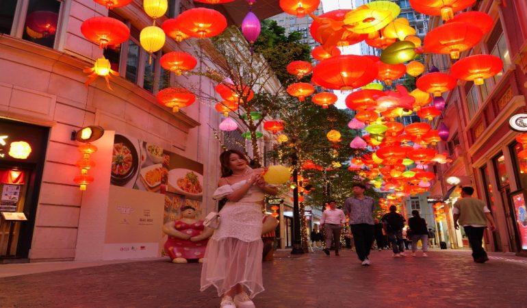 Chinese lanterns have been hung on Lee Tung Avenue to celebrate the Mid-Autumn Festival.
Editorial credit: Freeguy / Shutterstock.com