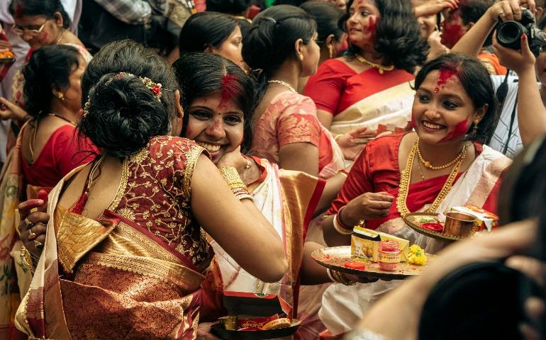 Women celebrating Sindoor Khela
