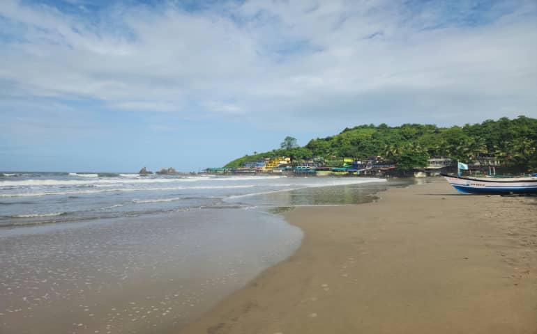 Morning at Arambol beach north end
