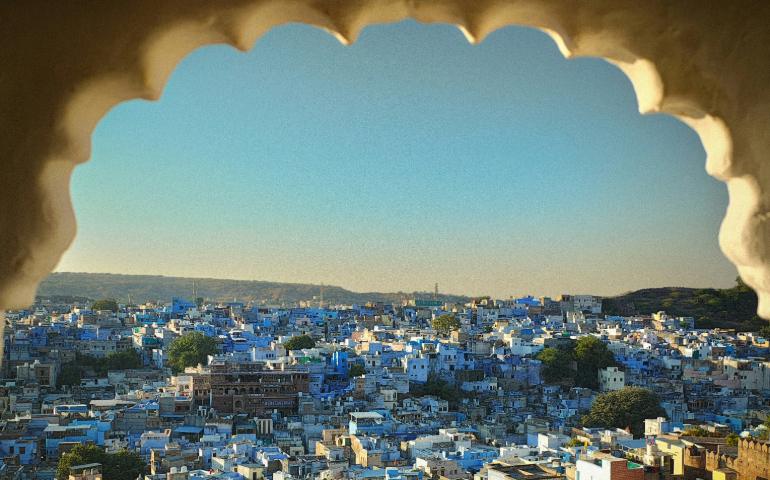 Jodhpur’s iconic Blue City, glowing beneath the majestic Mehrangarh Fort.
Image Credit: Gaurav Mishra/Unsplash