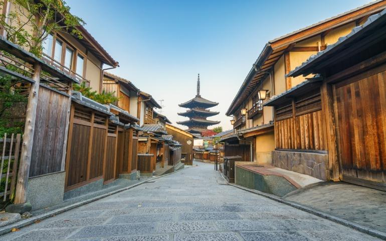 Hōkan-ji Temple (Yasaka Pagoda) at at Gion street in Kyoto