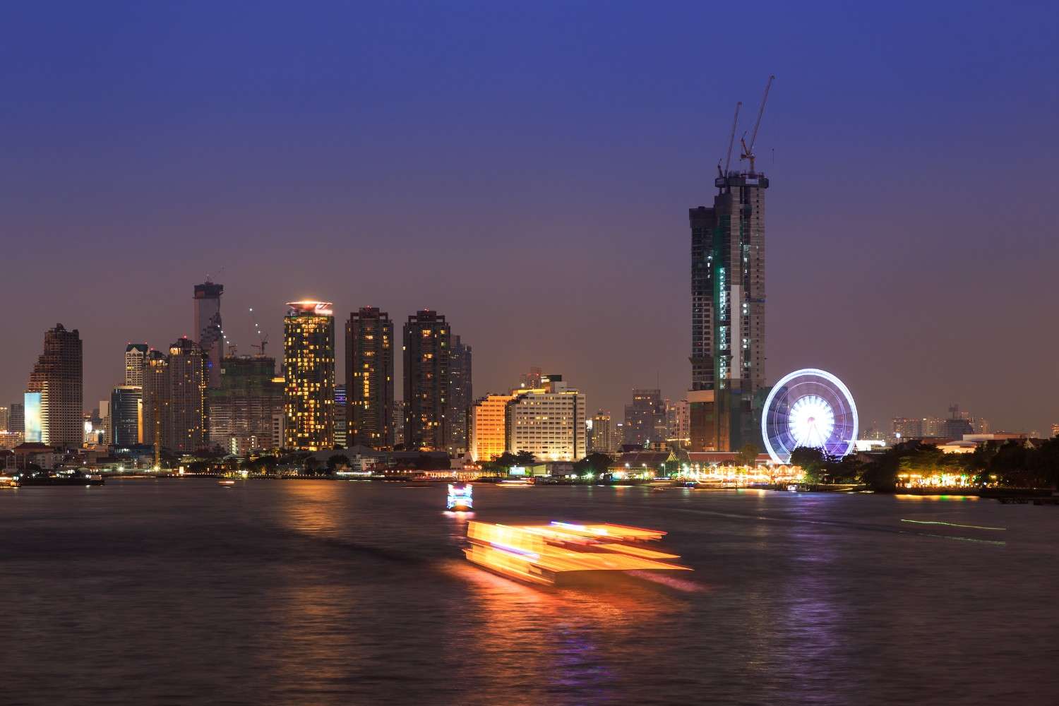 Begin the Evening at Doha Corniche